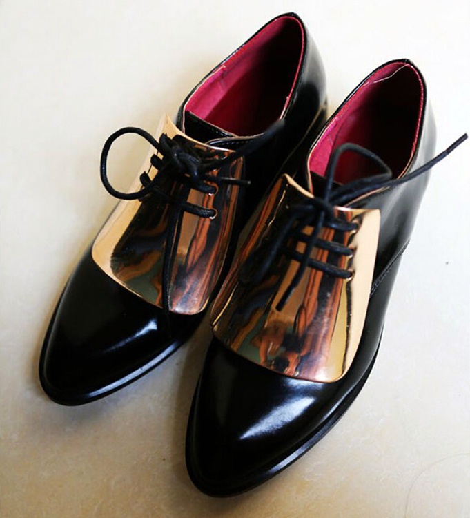 altin rengi metal detayli bagcikli siyah oxford