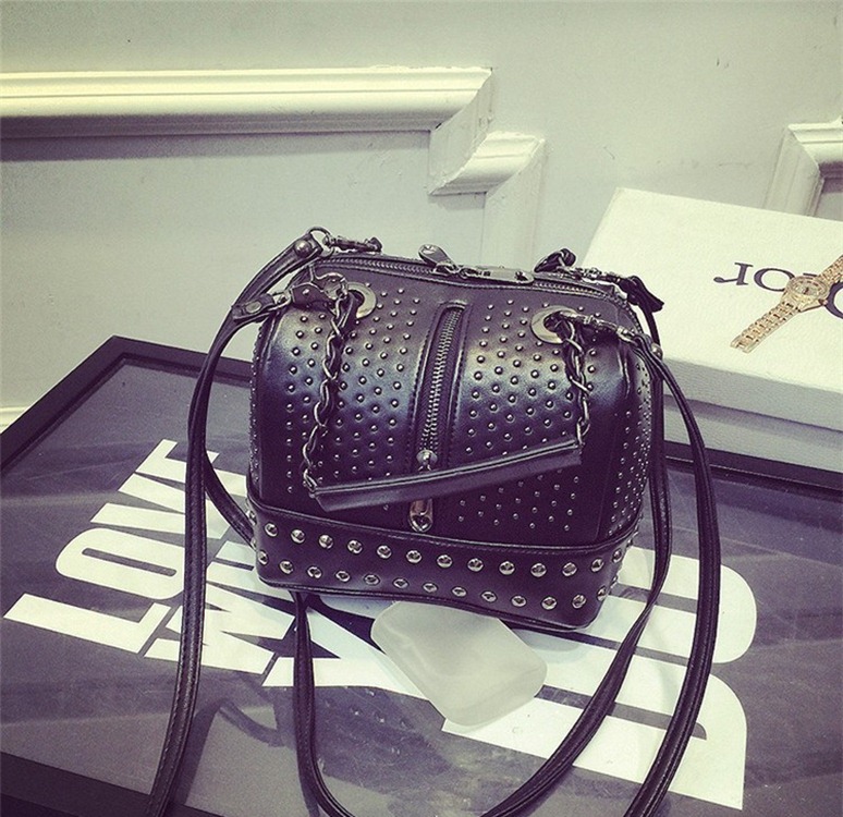 siyah renk cift omuz askili kucuk deri canta